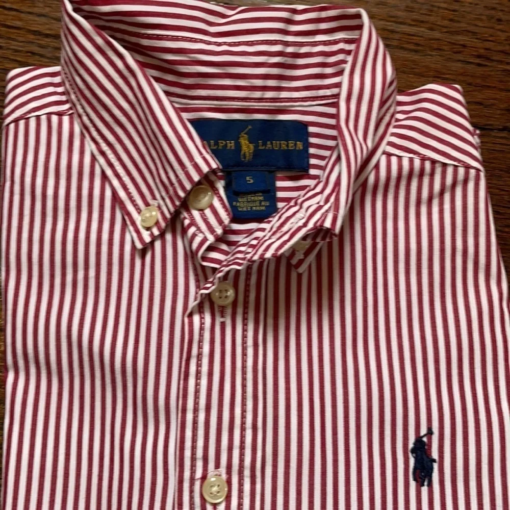 🤗- Ralph Lauren button down shirt for boy size 5